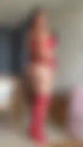 Siediti e guarda la grande sorpresa che ho per te... La seconda parte è qui, vieni a vederla.