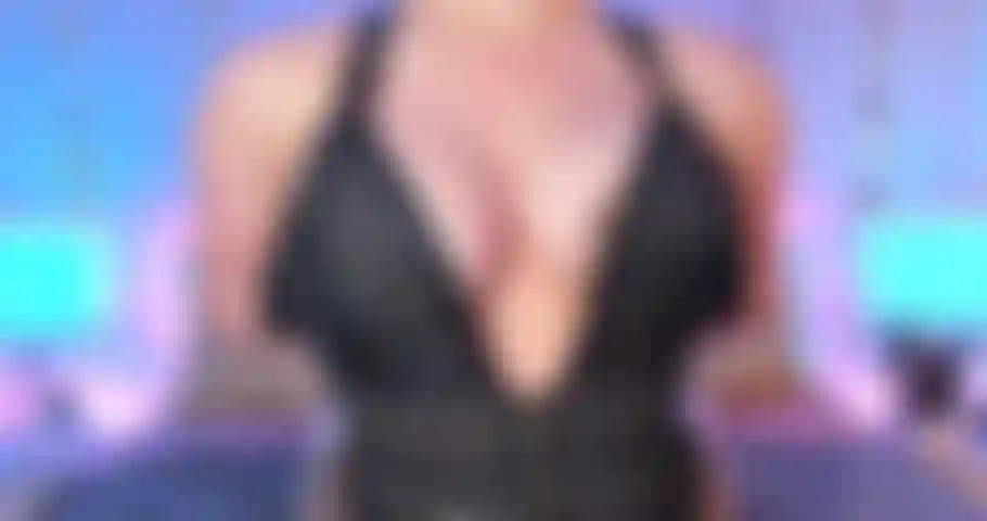 Lingerie e cazzo di dildo.