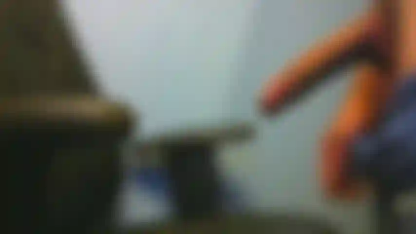 Guarda il mio cazzo lungo e spesso diventare duro per te bb.