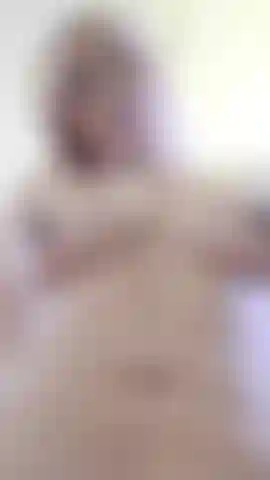 Immagina questo pov di me che cavalco il tuo viso mentre ti masturbi il tuo cazzo durissimo.