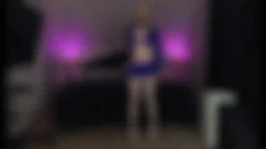 Daphne interpreta i jeepers.