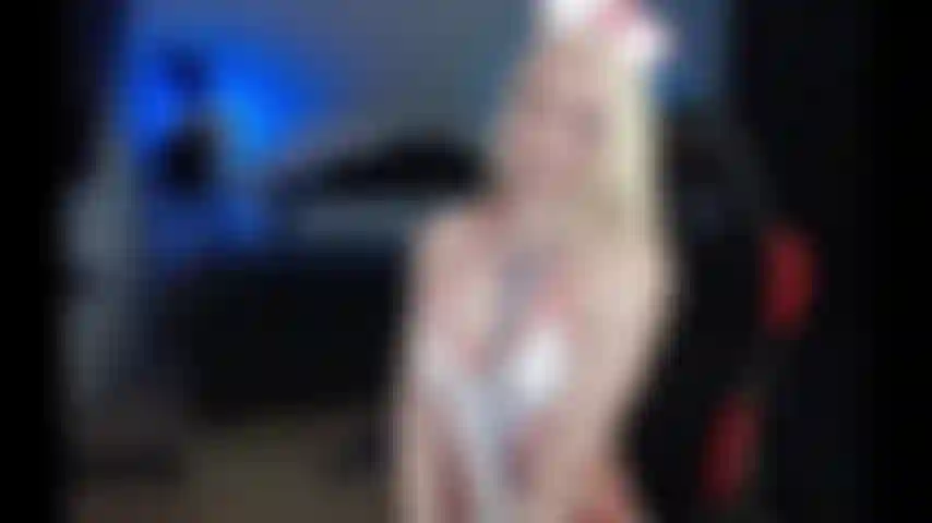 L'infermiera usa lo strapon del bbc su di te.