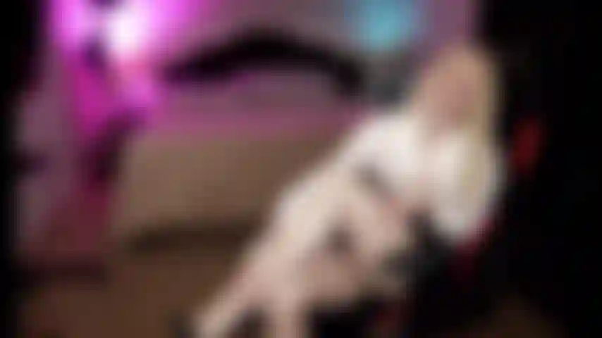 Vengo in una calza velata, pov pompino e sega.