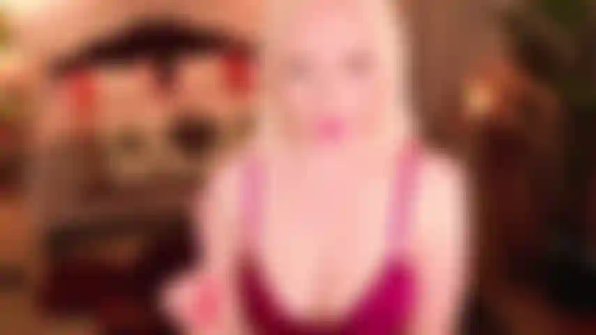 La padrona ti guida a raggiungere l'orgasmo solo giocando con i capezzoli.