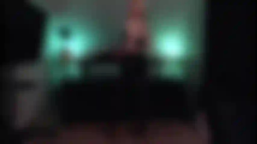Sesso da troia in piedi rp.