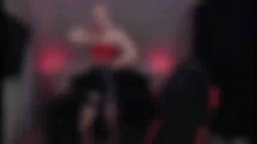 La coinquilina troia vuole scopare.