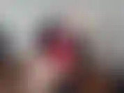 Alexa è una segretaria traditrice in abito rosso e tacchi alti!