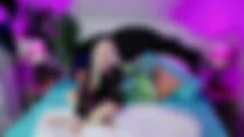 Il fratellastro pulisce la mia figa riempita di sperma prima che il ragazzo torni a casa!