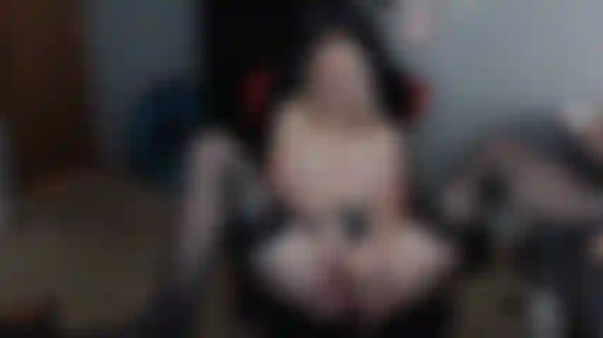 Alexa gioca con il suo dildo, lo cavalca e viene forte con marty, include il conto alla rovescia.