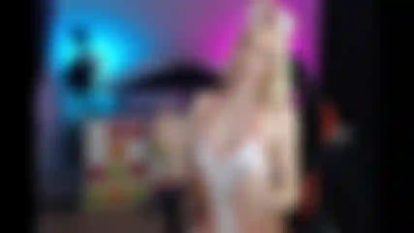 L'infermiera ti scopa con strapon e dottori.