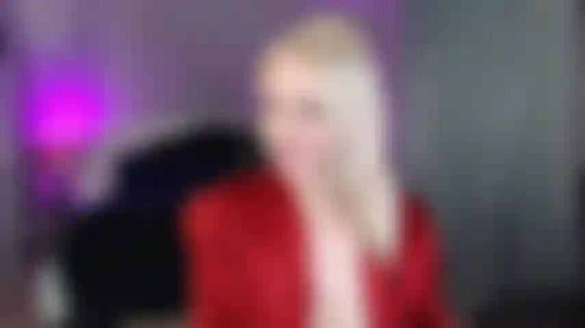 Applico il gel per capelli sui capelli, feticcio del gel per capelli, capelli pettinati.