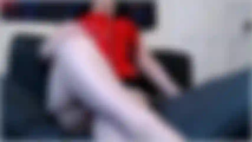 Coglione per le calze di miss deviant.