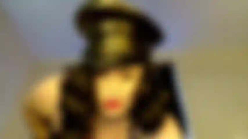 Spit amante del cazzo giocattolo.