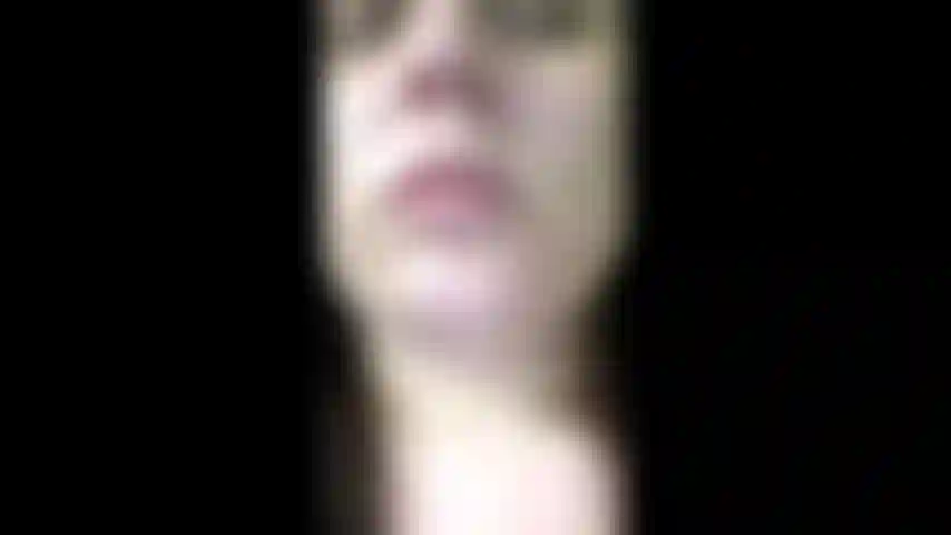 Tanti starnuti in loop.