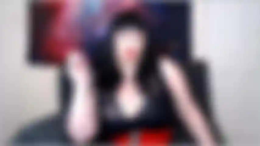 Questo ringraziamento, miss deviant vuole che tu lo segni completando questo compito perverso e mostrandole quanto sei grato che lei sia nella tua vita. Datti da fare, schiava!