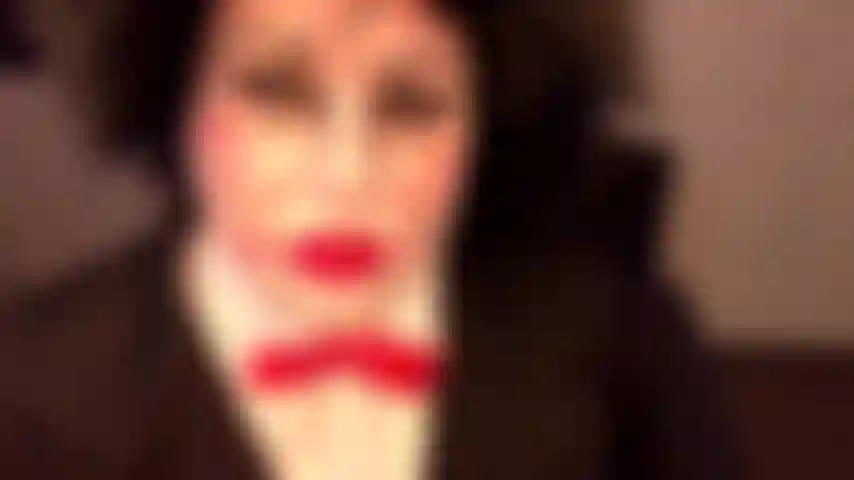 Il puzzle sexy vuole fare un gioco.