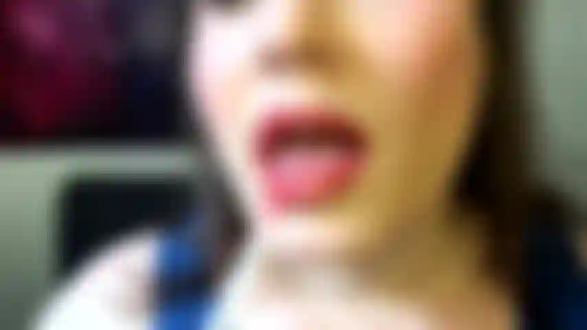 Accarezza solo le mie labbra.