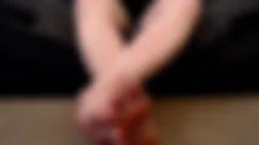 Dipendente dal sudore dei piedi.