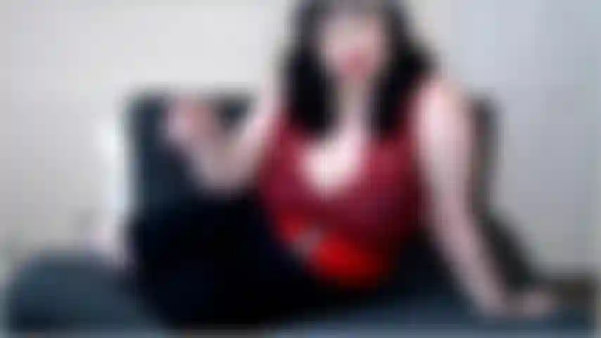 Tira fuori il tuo cazzo, diventa duro e accarezza per perdere deviante. Ma attenzione, il tuo piacere arriverà con la resa totale!