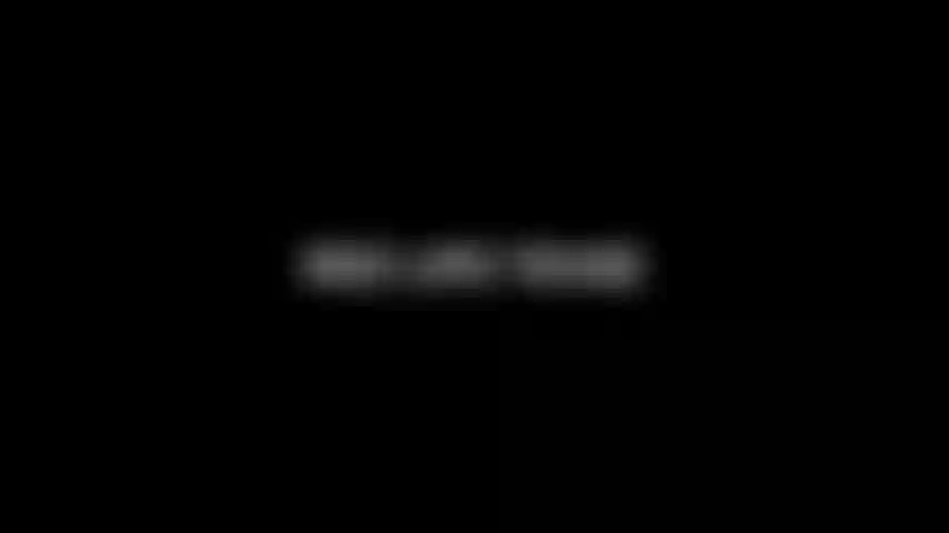 Voglio che tu fissi le mie belle labbra carnose, rosse e lucenti. Fissa e obbedisci alle mie istruzioni. E poi accadrà qualcosa di molto speciale. Potrò leggere i tuoi pensieri. È vero. Signore.