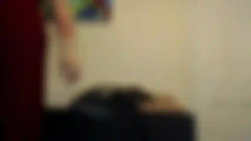 È l'appuntamento notturno... Beh, è per me. Devi stare a casa e immaginare tutti i modi in cui mi diverto a farmi scopare da un vero uomo..