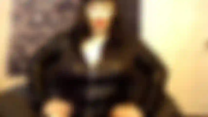 Vengo velocemente sulle mie tette.