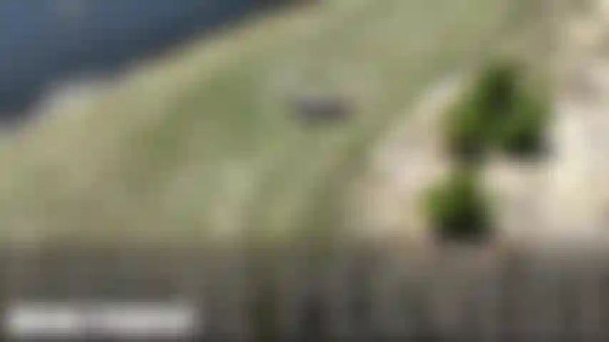 Drone pervertito - questo è un vero due in uno! Ero sdraiata vicino allo stagno e ho sentito un drone che girava in tondo. Ho fatto quello che chiunque avrebbe fatto e ho messo su un piccolo show di provocazione che ho registrato con il mio cellulare. Sono anche riuscita a mettere le mani su quel filmato del drone, quindi non solo hai il video del cellulare di me che ti provoco, ma puoi vedere anche il punto di vista del drone!