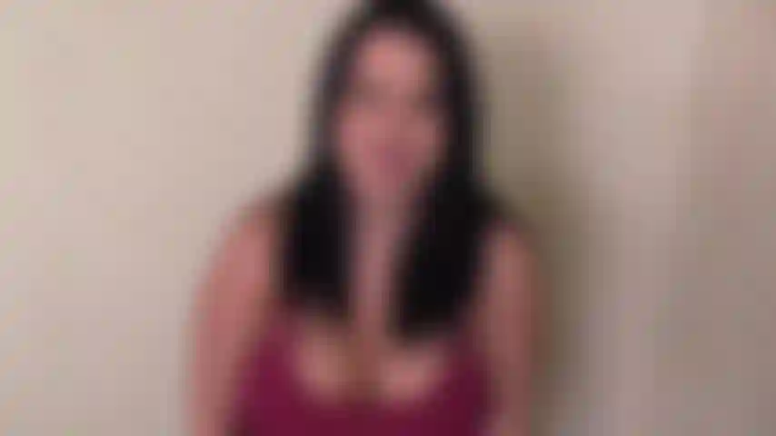 Sai che faresti qualsiasi cosa per toccare queste tette perfette, anche se questo significa mangiare il tuo stesso sperma per me. Tu non vuoi resistere quindi devi ubbidire da bravo ragazzo.