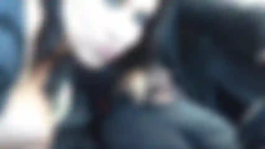 Uno dei miei video di ragazzine più sexy di sempre! Mi agito così tanto mentre guida che devo tirargli fuori il cazzo e iniziare a succhiarlo facendogli venire un po' di testa sexy!