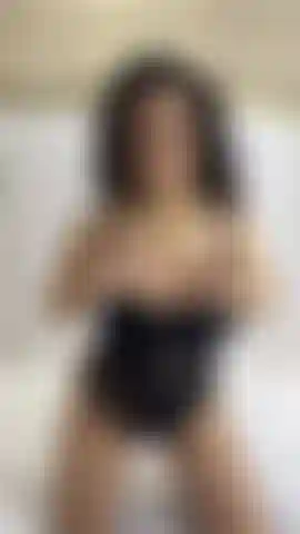 My pussy wants to be fucked, will you fill it with your delicious cum? 😈