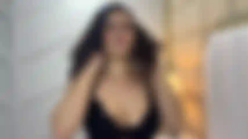 😈 Deep throat, lots of saliva, and no limits... Come enjoy my show.