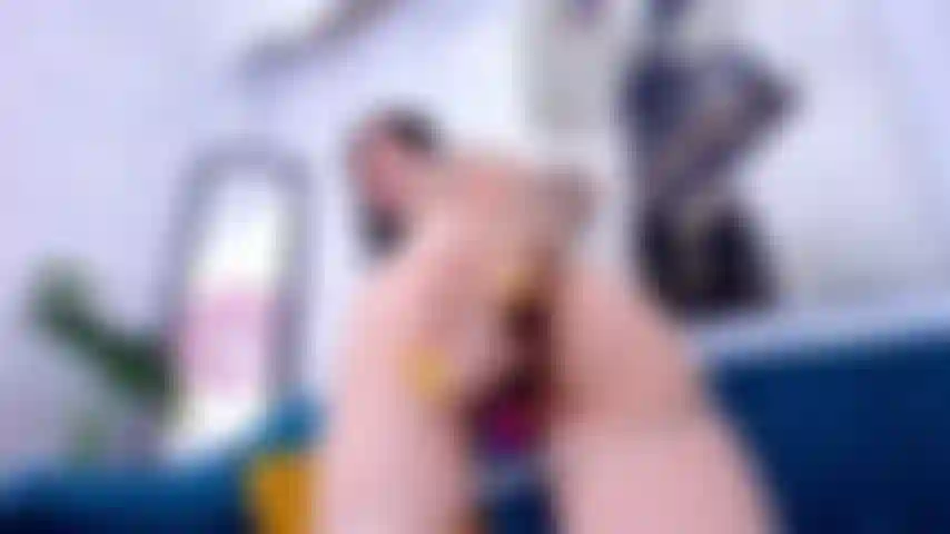 Mi scopo la figa in culo.