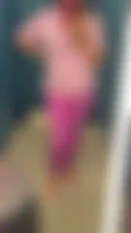 Camel Toe Appreciation - yoga pants in changing room