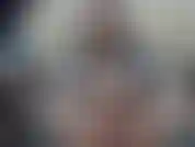 Jami le viene sul piede.