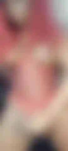 Che gioca con il mio cazzo duro come la roccia.