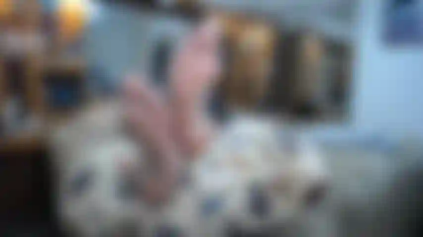 1 Video ravvicinato di un'ora dei miei piedi da uomo. Feticista dei piedi. Bottoms! Sicuro per il lavoro!