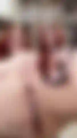 Sph/cei/cuck: è il nostro anniversario di un mese, e ho qualcosa di speciale in programma... Invece di scaricare il tuo culo patetico, ho deciso di renderti utile! Sai che quel tuo pisellino non riesce nemmeno lontanamente a soddisfarmi, vero? Beh non preoccuparti, ho trovato un uomo che può davvero darmi quello di cui ho bisogno, e tu puoi guardare! Non solo, ma se sei un bravo ragazzo e stai seduto sulla tua sedietta da cuck per tutto il tempo, ti darò il piacere di leccare il suo sperma dalla mia figa quando avremo finito. Non sono così premurosa? Sei così fortunato ad avere una ragazza come me :).