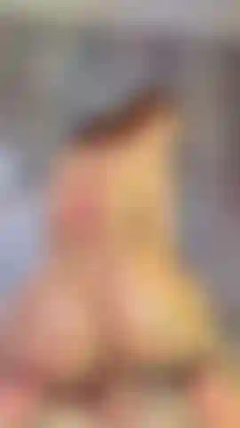 La mia figa è bagnata per il tuo cazzo grosso.