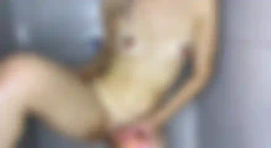 Young Latina fucks and explodes her pussy with excitement