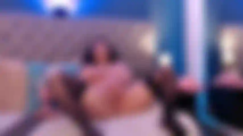 Ti piacciono le gambe con le calze a rete.