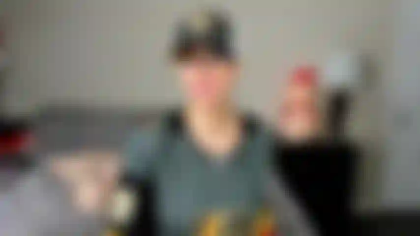 L'hockey si avvicina per intrufolarsi nella stanza degli allenatori.