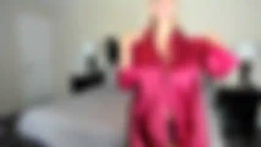 Guardami accarezzarmi il cazzo e unirmi a te.