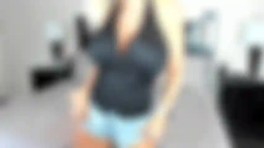 Fai venire questa milf così forte (da solo).