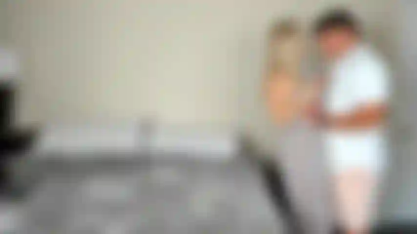 Ne vado di soppiatto con un altro papà alla festa di compleanno (video ragazzo/ragazza).