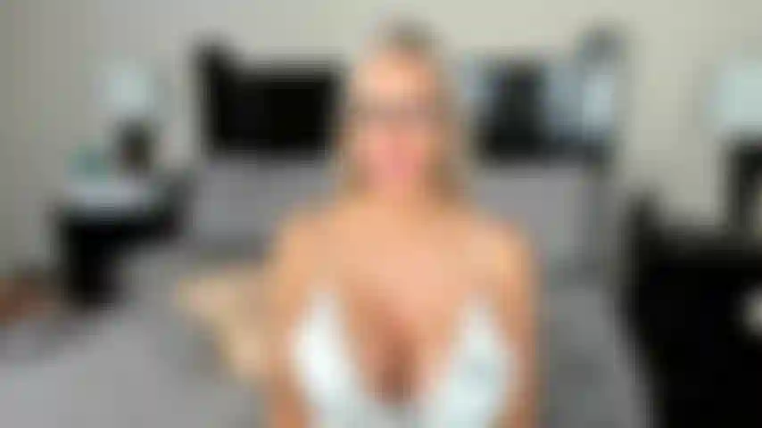 Il professore ha davvero bisogno di un cazzo (da solo).