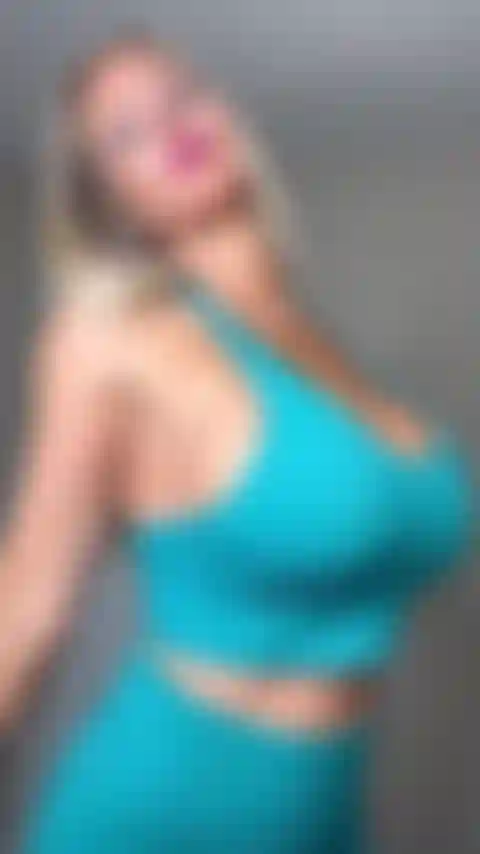 Il reggiseno sportivo prende in giro.