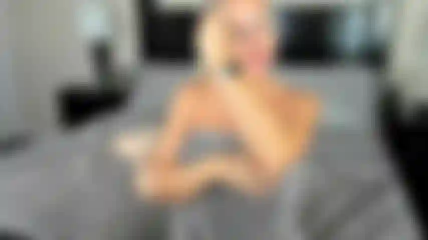 Coach joey esci dalla mia stanza d'albergo (da solo).