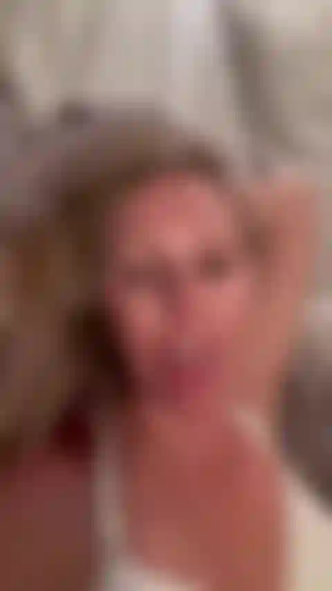 Mi sono svegliata così arrapata.