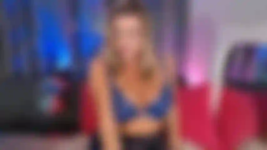 La matrigna e il figliastro scopano alle spalle di papà.