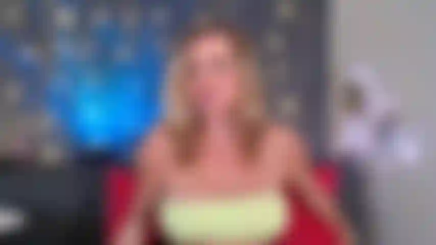 La matrigna insegna al figliastro a mangiare la figa.